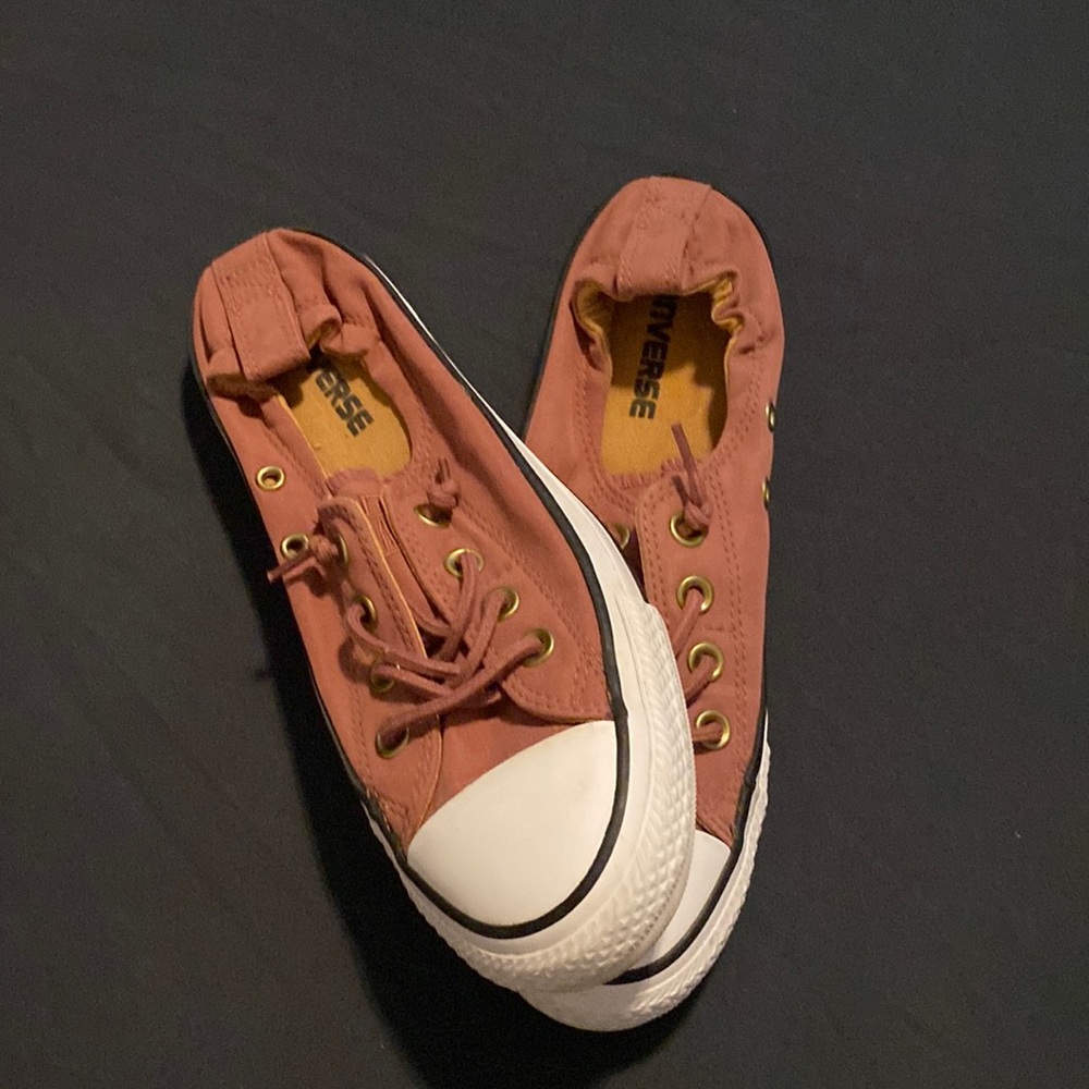 Converse deep pink size 7